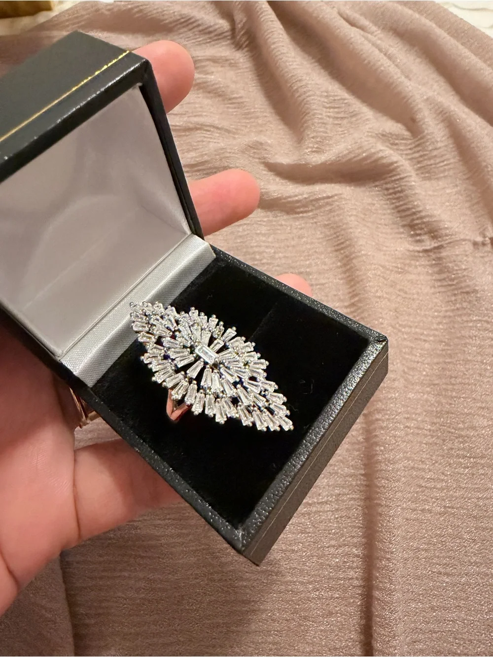 Women clear stones oval ring size 7